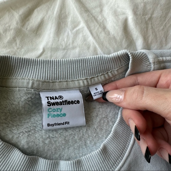 Aritzia TNA Cozy Fleece Boyfriend Boxy Cropped Sweatshirt in Mirror Blue - Picture 8 of 8